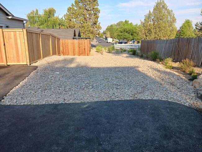 Building Photo - Fantastic Brand New 1 Bedroom Townhouse