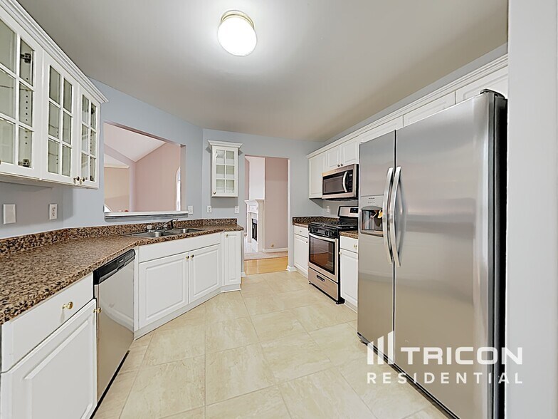 Building Photo - 1302 Waymar Way SW