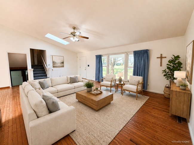Building Photo - Luxury Living in Auburn