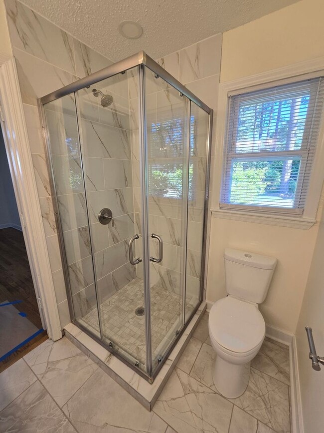 Building Photo - NEW LISTING!!!!!