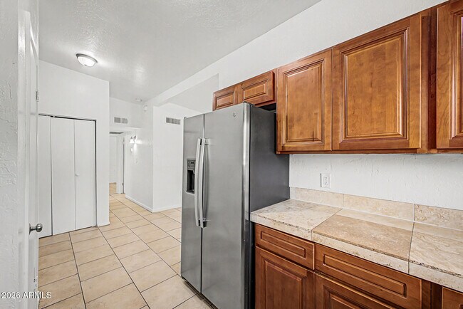 Building Photo - 7106 N 68th Ave