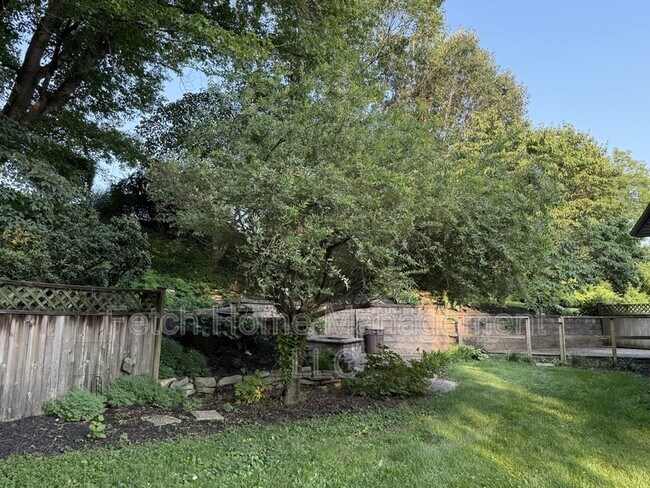 Building Photo - 1278 Valley Rd