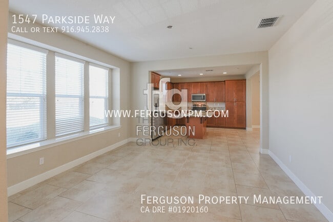 Building Photo - 1547 Parkside Way