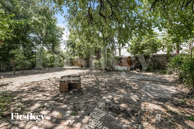 Building Photo - 619 S Alexander Ave