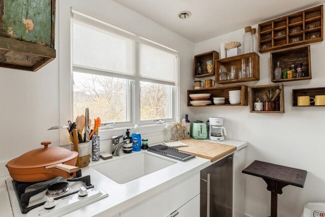 Building Photo - 88 Tuthill Rd