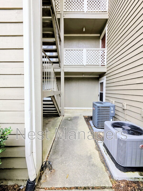 Building Photo - 6780 Willowbrook Dr