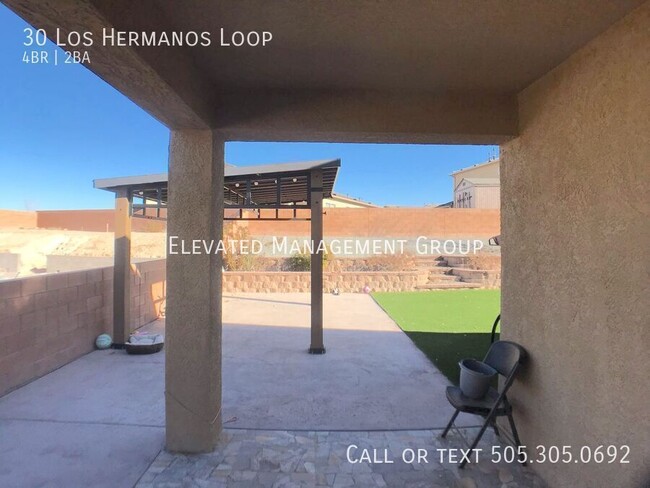 Building Photo - Spacious 4 Bedroom Los Lunas Home. Open la...