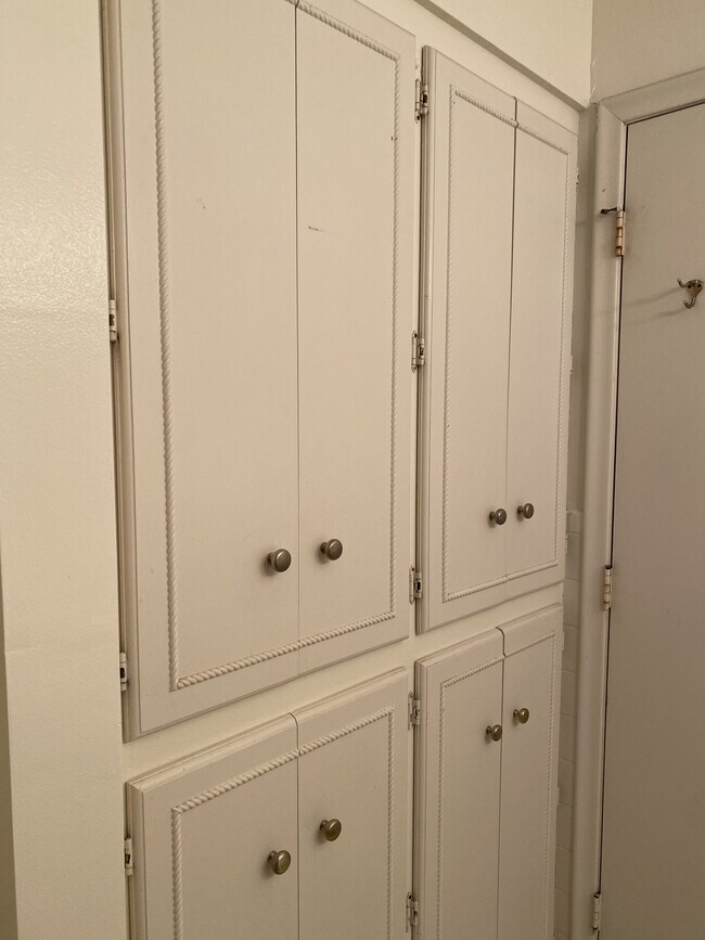 Building Photo - 14706 Harvey Oaks Ave