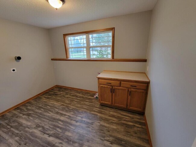 Building Photo - 2208 Thistle Cir