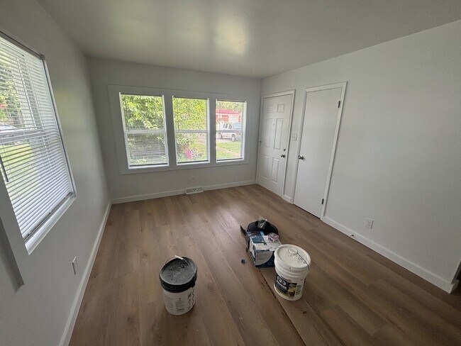 Building Photo - 2831 Walker Ave