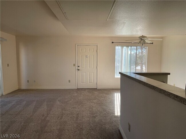 Building Photo - 8070 W Russell Rd