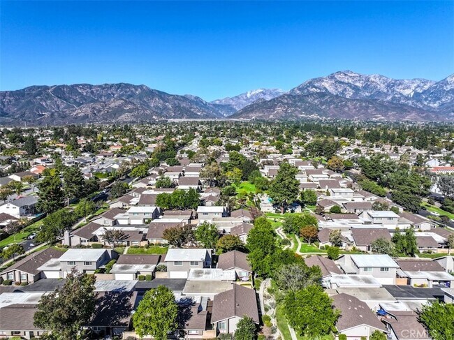 Building Photo - 1619 Carmel Cir W