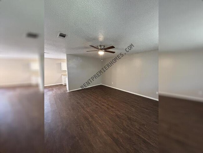 Building Photo - 27 Chalet St