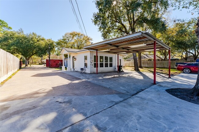 Building Photo - 11407 Iberia Dr