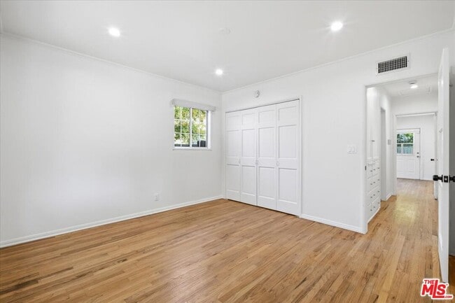 Building Photo - 12818 Hatteras St
