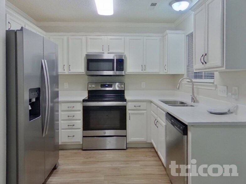 Building Photo - 149 Lantana Dr