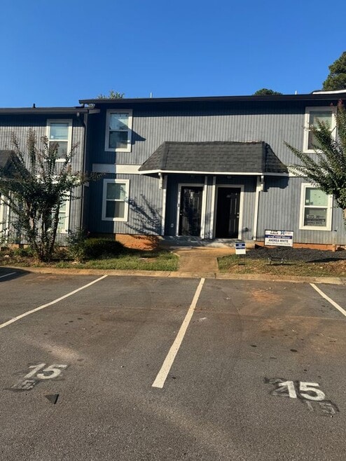 Building Photo - 2340 Beaver Ruin Rd