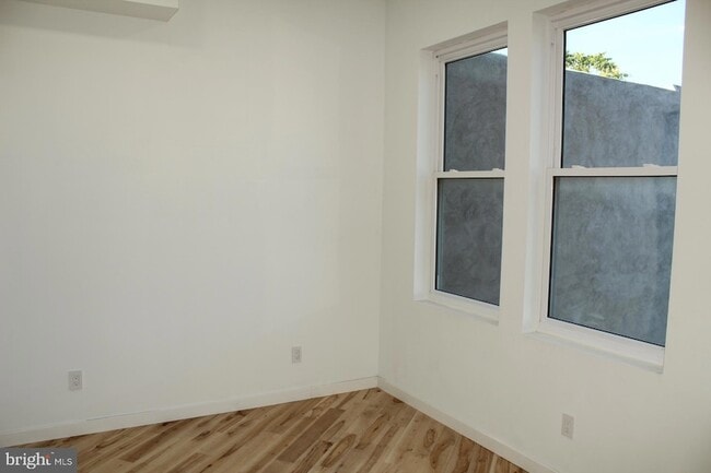 Building Photo - 3017 Ridge Ave