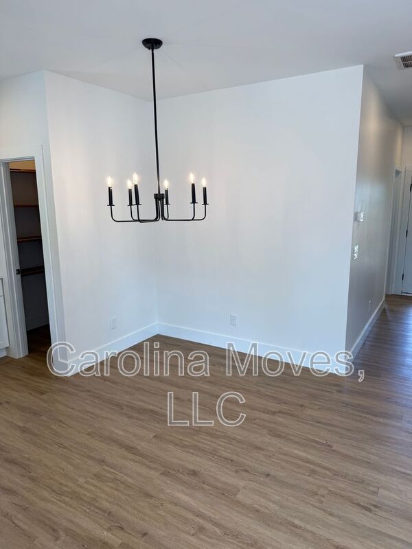 Building Photo - 7 2nd Ave