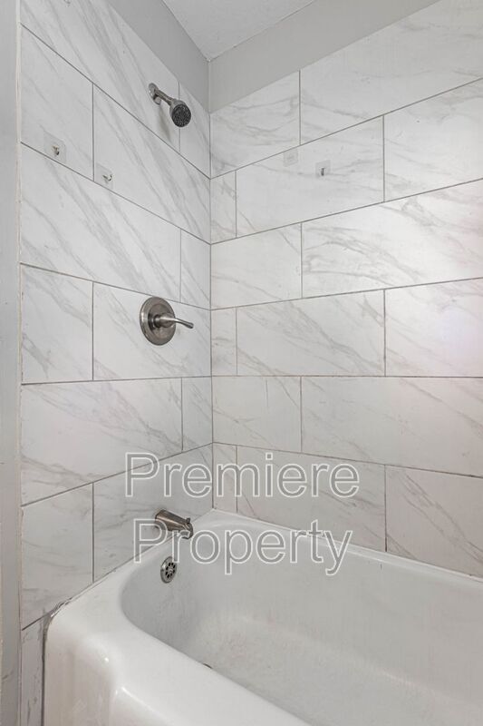 Building Photo - 10516 E 26th St S