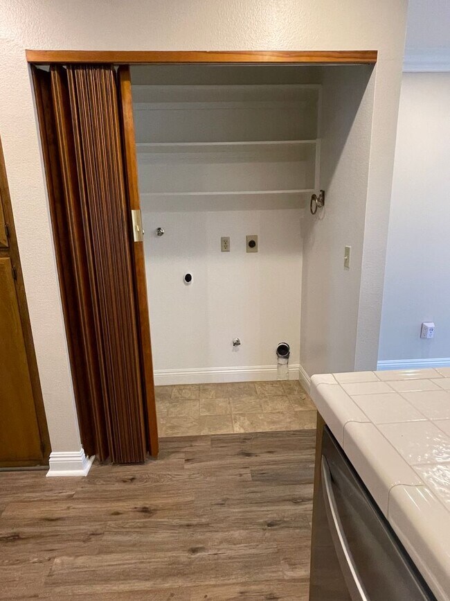 Building Photo - Beautiful Condo in Private Community