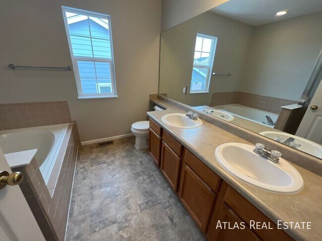 Building Photo - 6423 Elsinore Dr