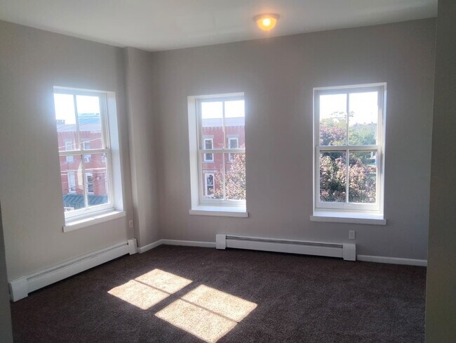 Primary Photo - 588-612-612 E Main St