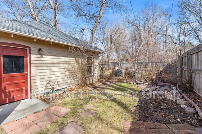 Building Photo - 632 Bross St