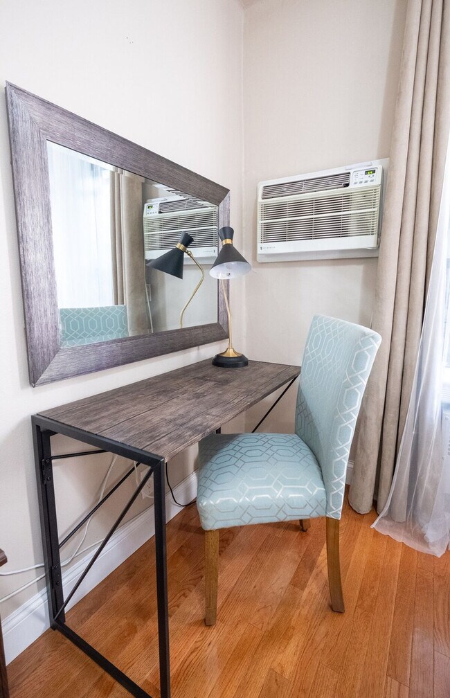 Building Photo - 328 E 74th St