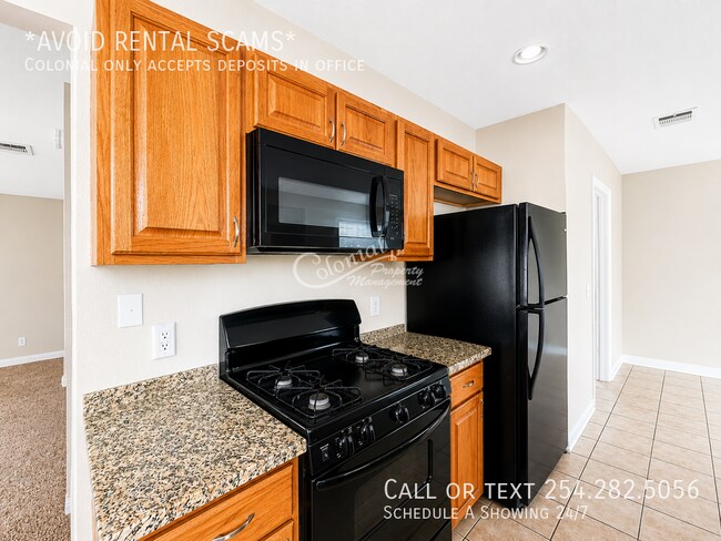 Building Photo - 15007 Chamberlain Ct