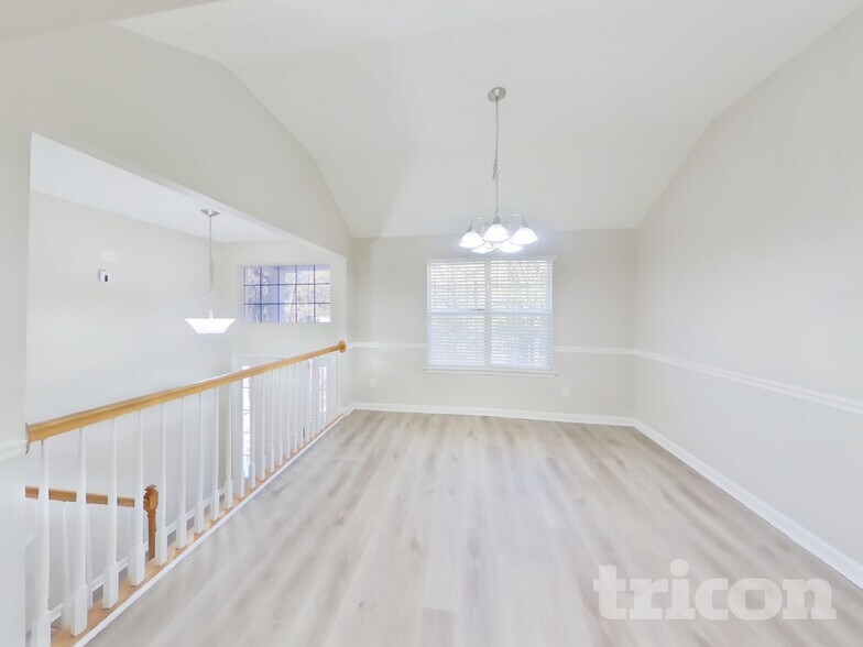 Building Photo - 65 Applewood Cir