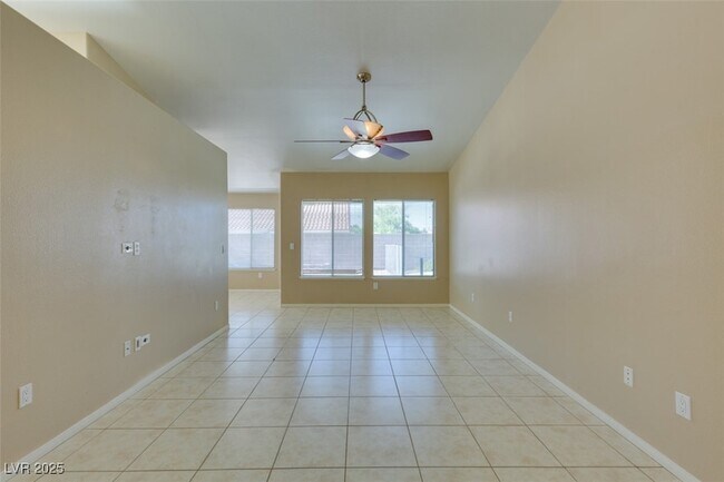 Building Photo - 1744 Knotty Pine