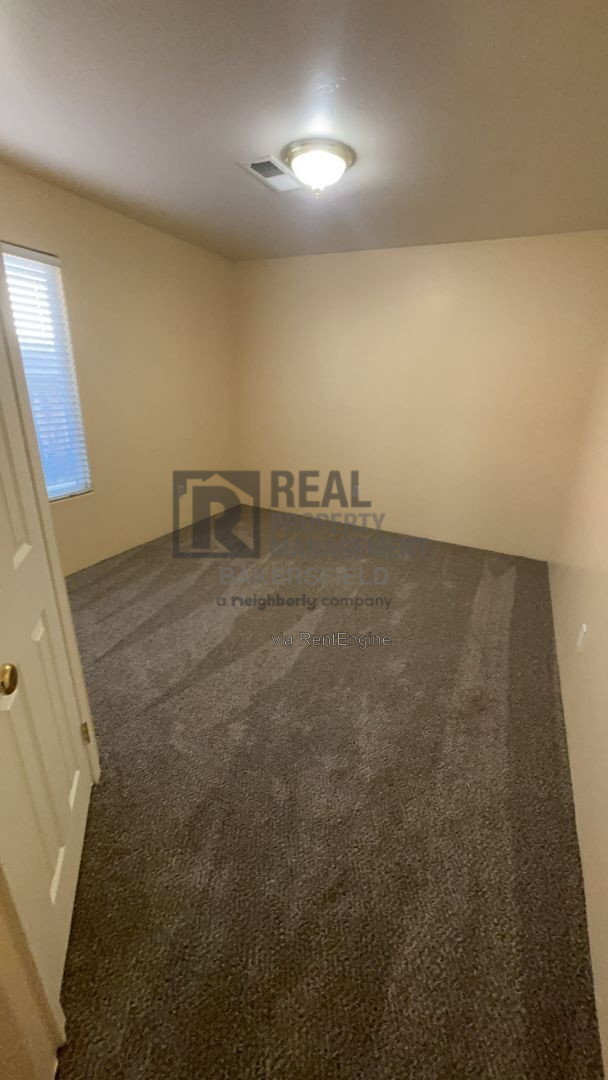 Building Photo - 9913 Pavilion Dr