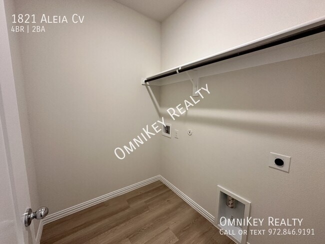Building Photo - 1821 Aleia Cv