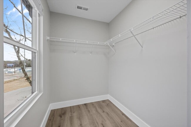 Building Photo - 8302 Lobelia Ln