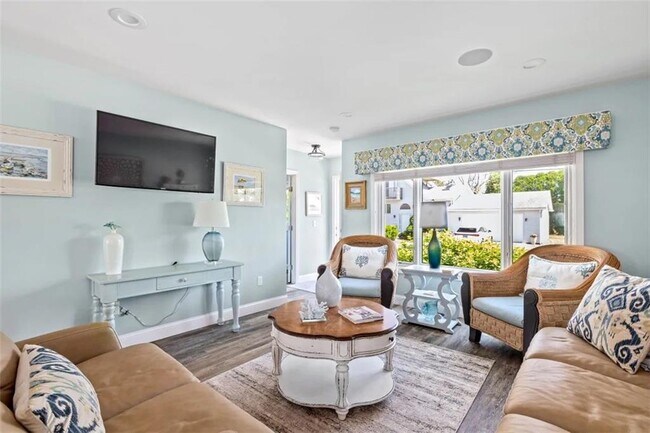 Building Photo - 26 Walcott Ave