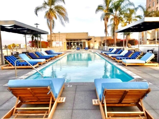 Building Photo - 210 Third Lofts