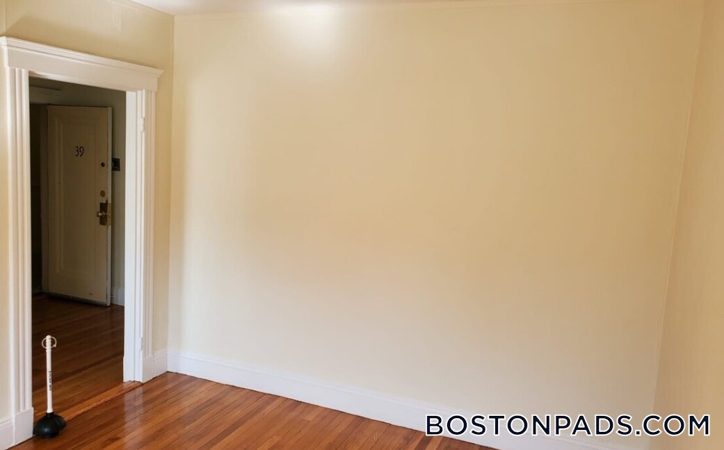 Building Photo - 1191 Boylston St