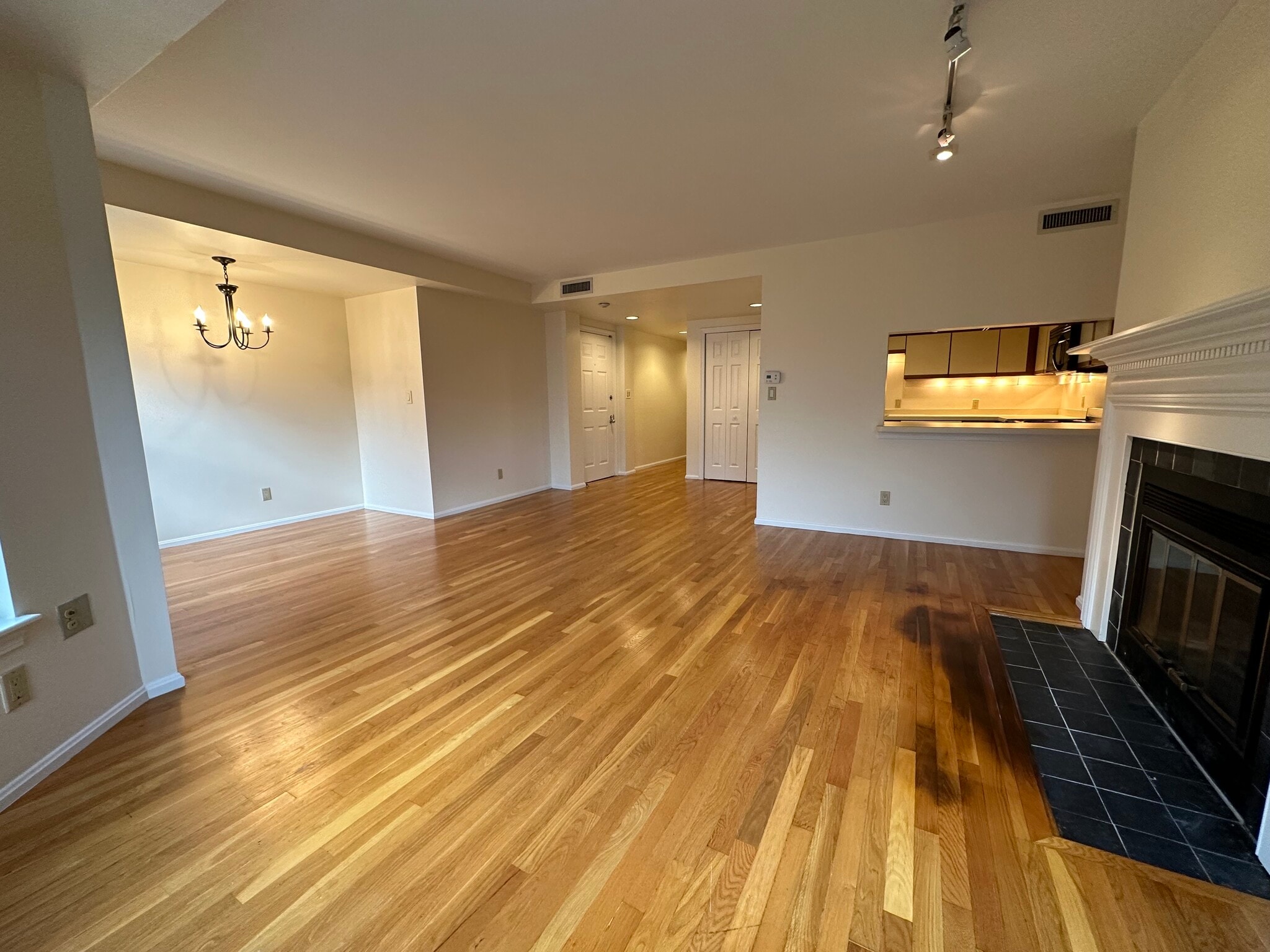 Building Photo - 50 Saint Stephen St