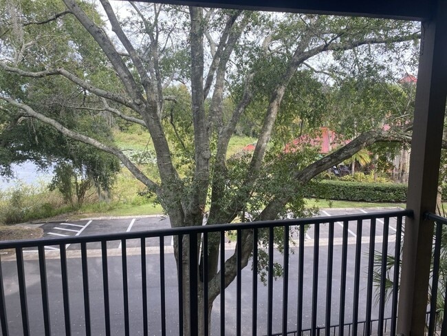 Building Photo - 1 bedroom 1 bath with fireplace and a view