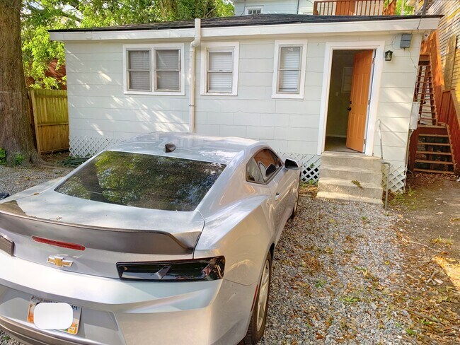 Building Photo - 411 W 35th St