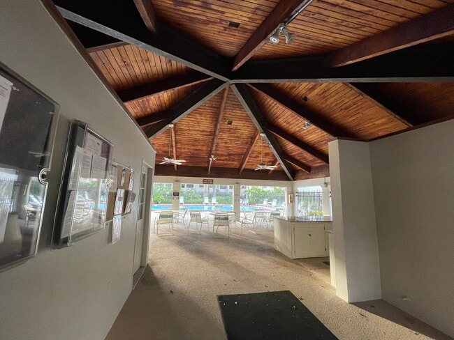 Building Photo - 3034 Eastland Blvd