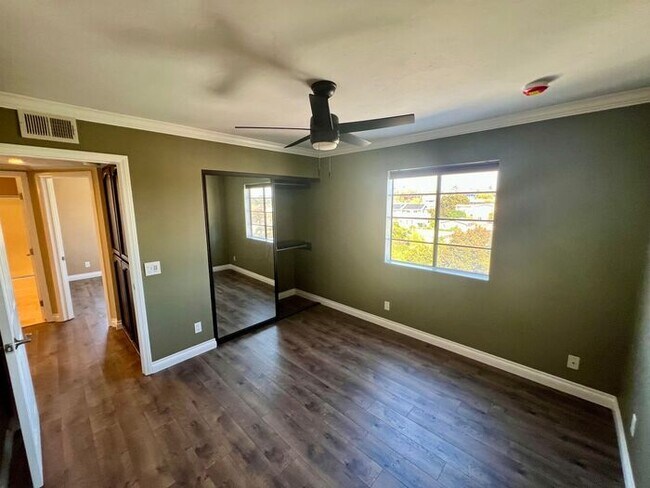 Building Photo - Stunning 2-Bed, 2-Bath Condo in Golden Hill – City Lights Community