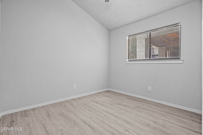 Building Photo - 10720 Chert St