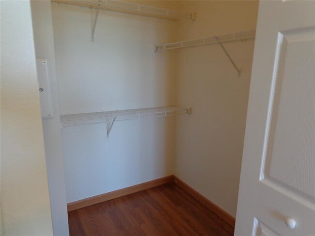 Building Photo - 533 NE 3rd Ave