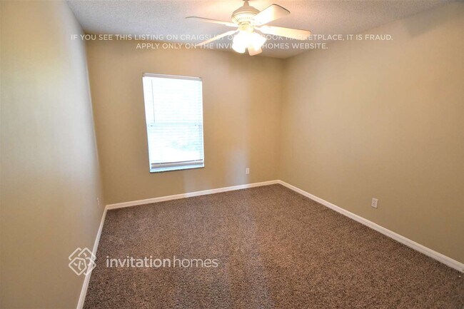 Building Photo - 16930 Sunrise Vista Dr