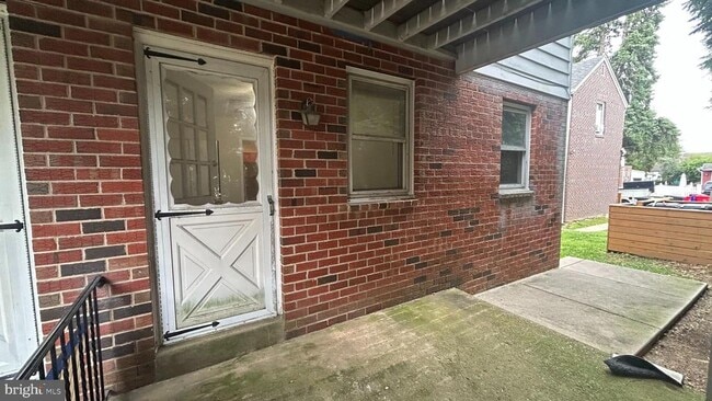 Building Photo - 1022 Fox Chase Rd