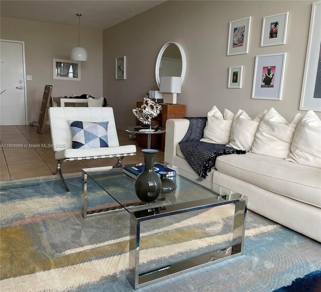 Primary Photo - 7441 Wayne Ave