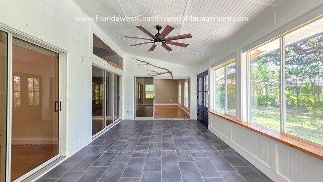 Building Photo - IMPRESSIVE 3 BEDROOM/2 BATH SARASOTA HOME! SUPER LOCATION! PET FRIENDLY!