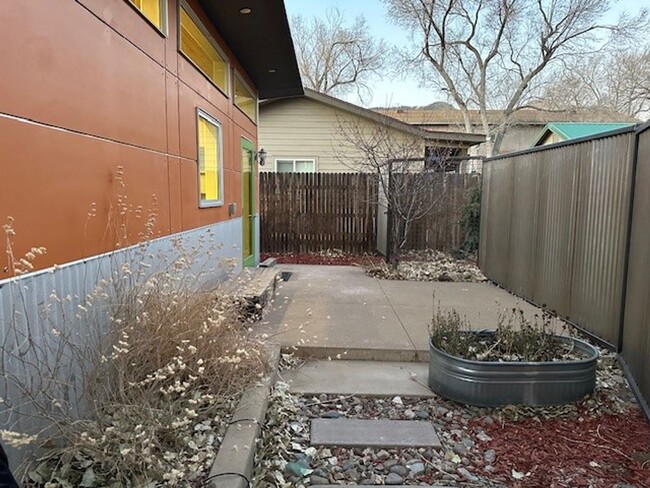 Building Photo - Modern Studio Eastside of Flagstaff- AVAIL...